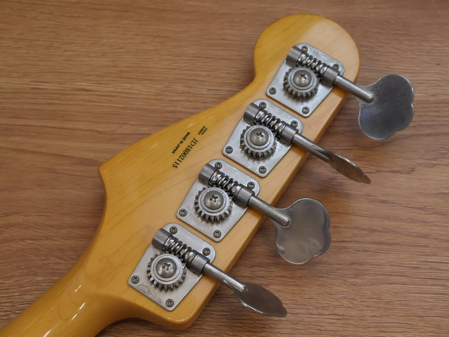 2018 Fender Japan Traditional 60's Jazz Bass (Sunburst)