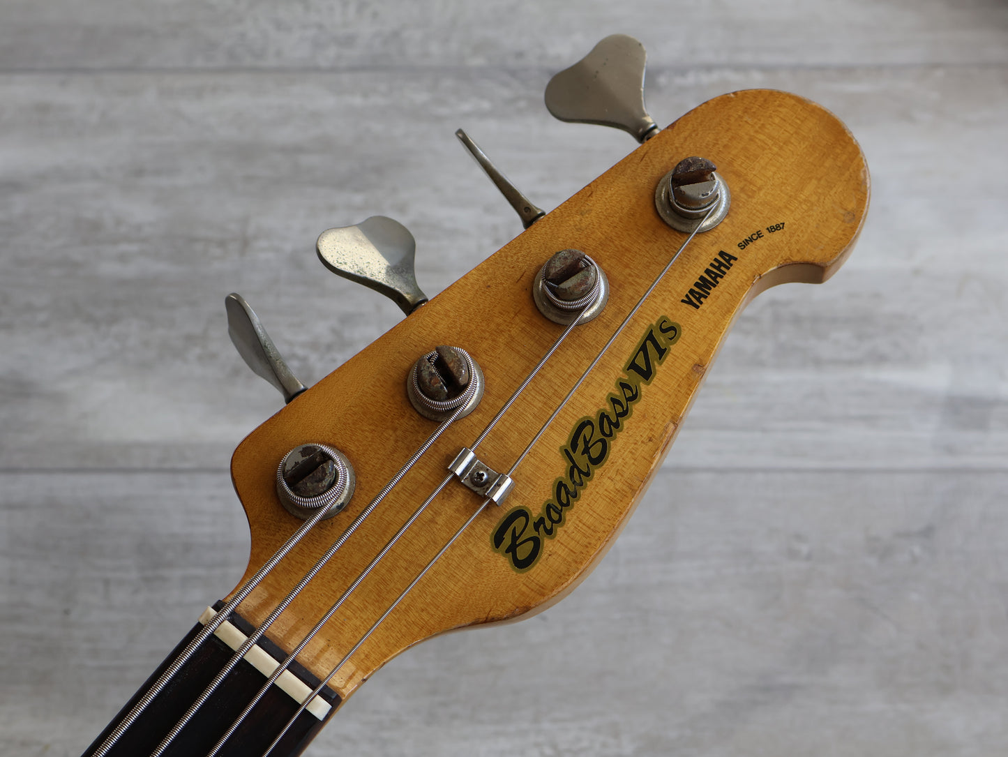 1983 Yamaha Japan BBVIS Defretted/Fretless Medium Scale Broad Bass (Brown Sunburst)