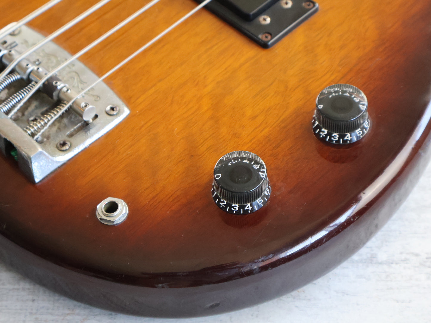 1983 Yamaha Japan BBVIS Defretted/Fretless Medium Scale Broad Bass (Brown Sunburst)