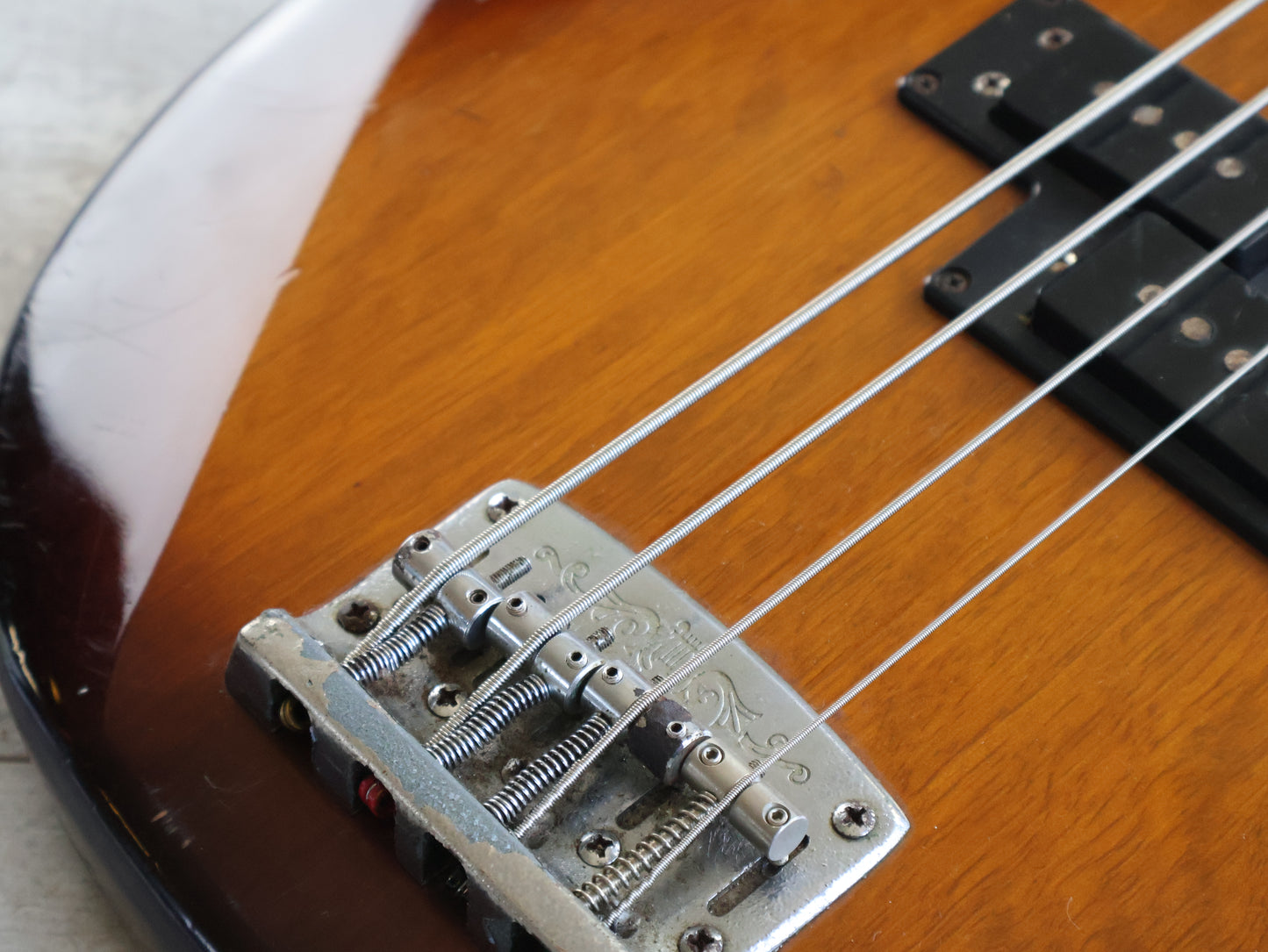 1983 Yamaha Japan BBVIS Defretted/Fretless Medium Scale Broad Bass (Brown Sunburst)