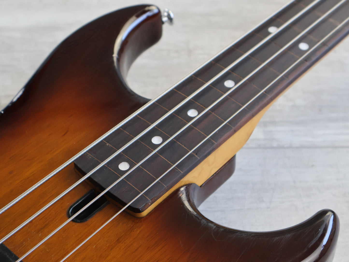 1983 Yamaha Japan BBVIS Defretted/Fretless Medium Scale Broad Bass (Brown Sunburst)