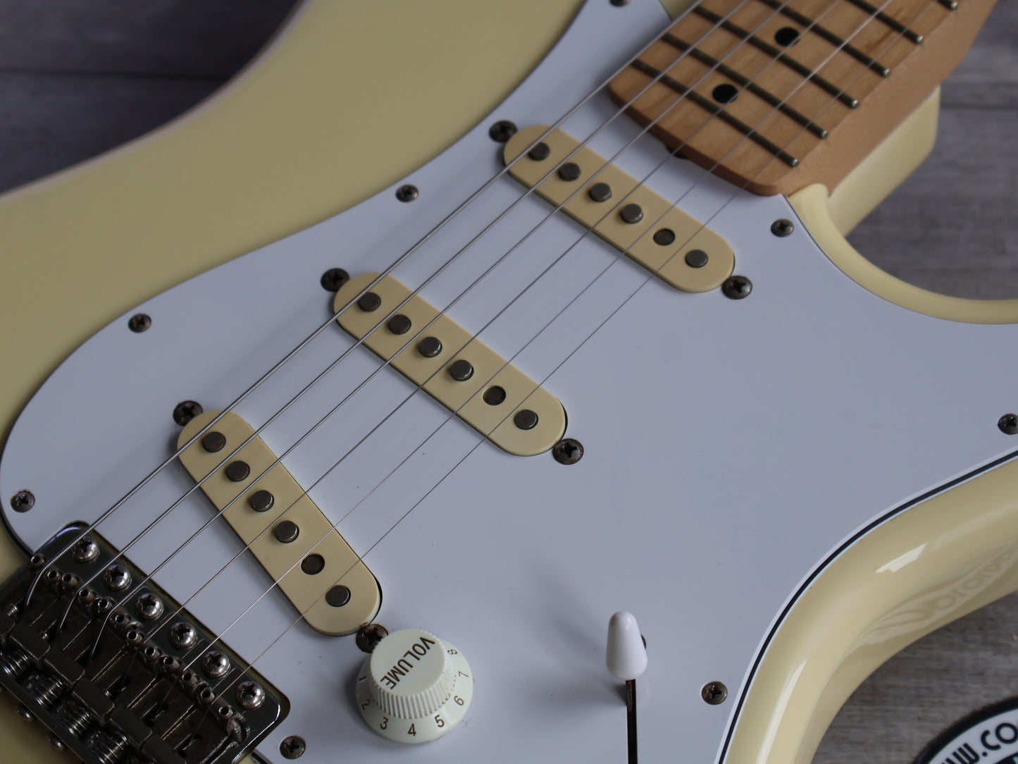 2008 Fender Japan ST-STD Stratocaster Standard (Vintage White)