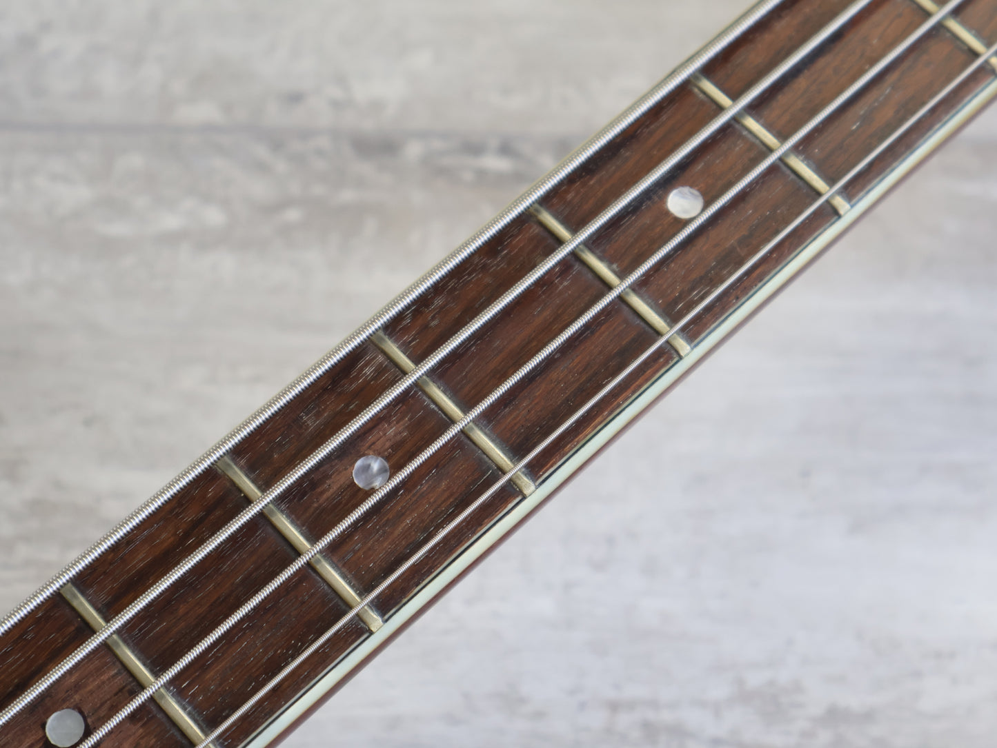 1967 Guyatone Japan V-4 Violin Semi Hollowbody Short Scale Bass (Sunburst)