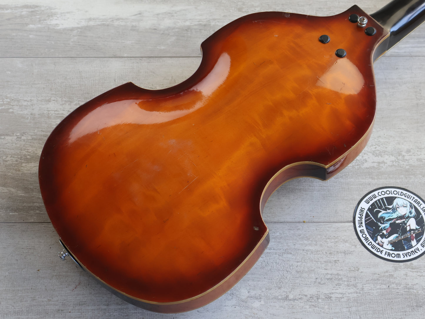 1967 Guyatone Japan V-4 Violin Semi Hollowbody Short Scale Bass (Sunburst)