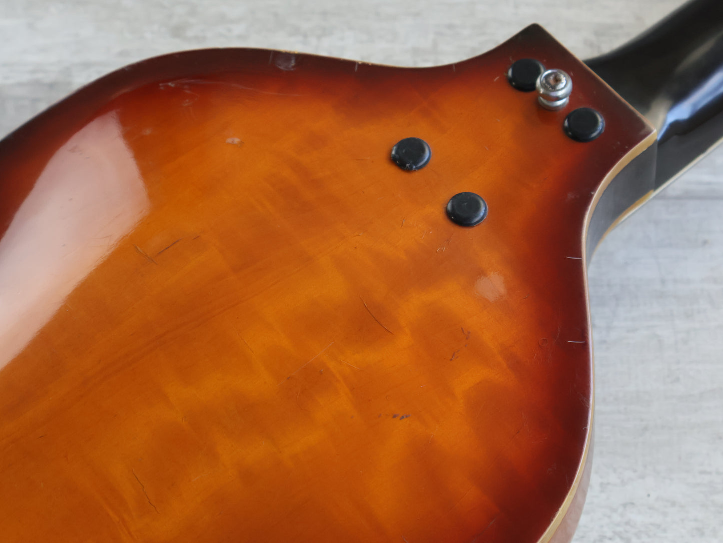 1967 Guyatone Japan V-4 Violin Semi Hollowbody Short Scale Bass (Sunburst)