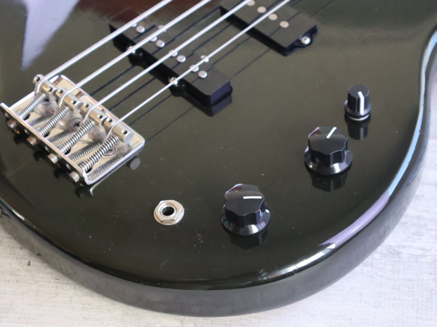 1980 Kramer USA DMZ-4001 Aluminium Neck Bass (Black)