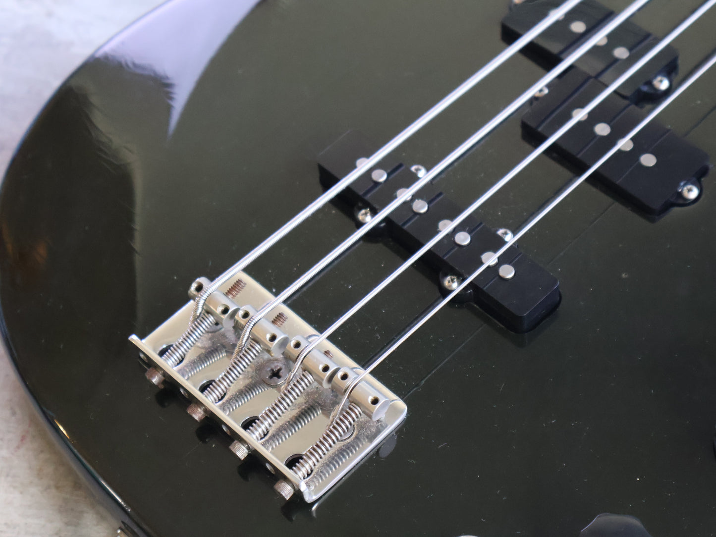1980 Kramer USA DMZ-4001 Aluminium Neck Bass (Black)