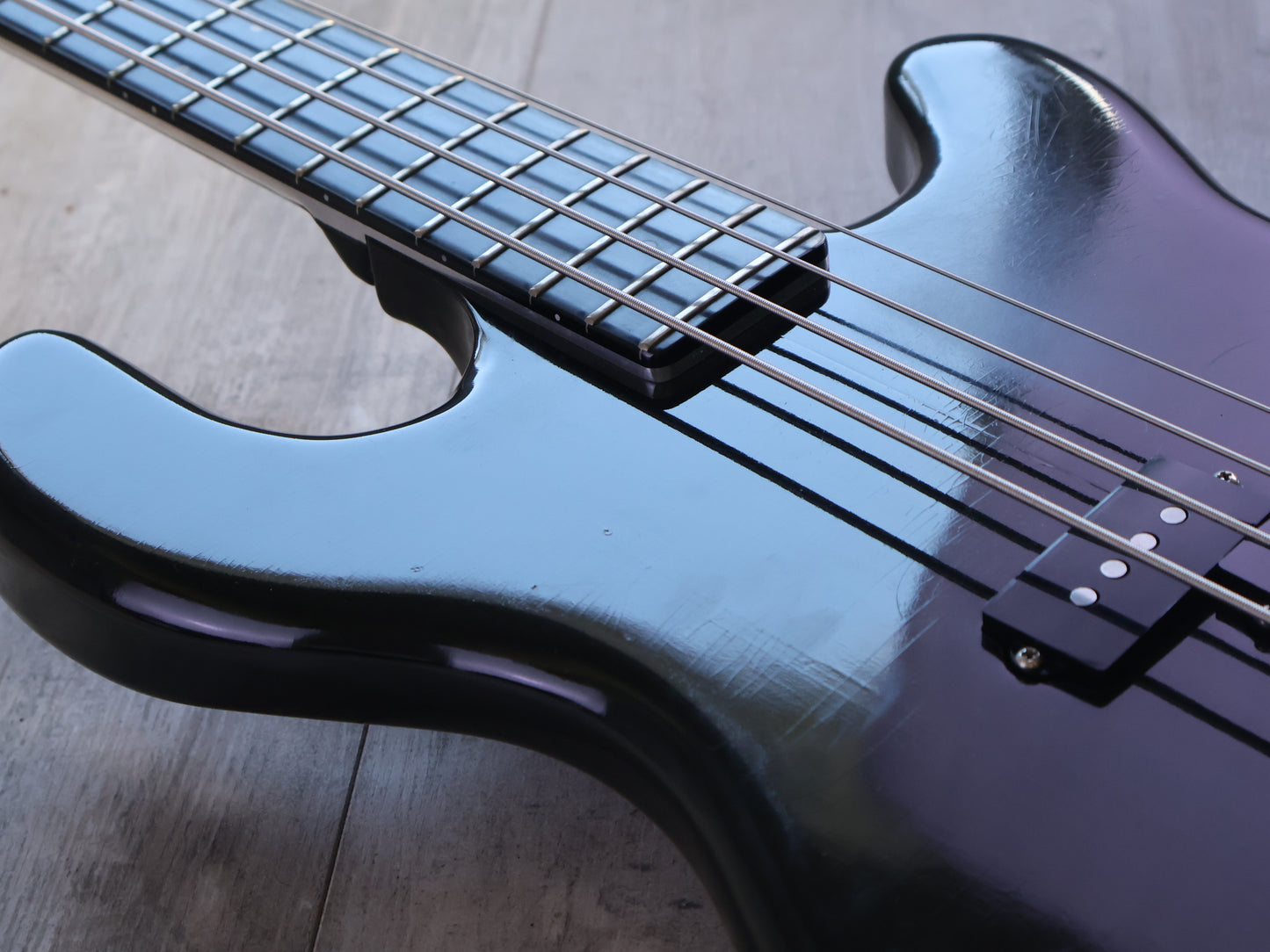 1980 Kramer USA DMZ-4001 Aluminium Neck Bass (Black)