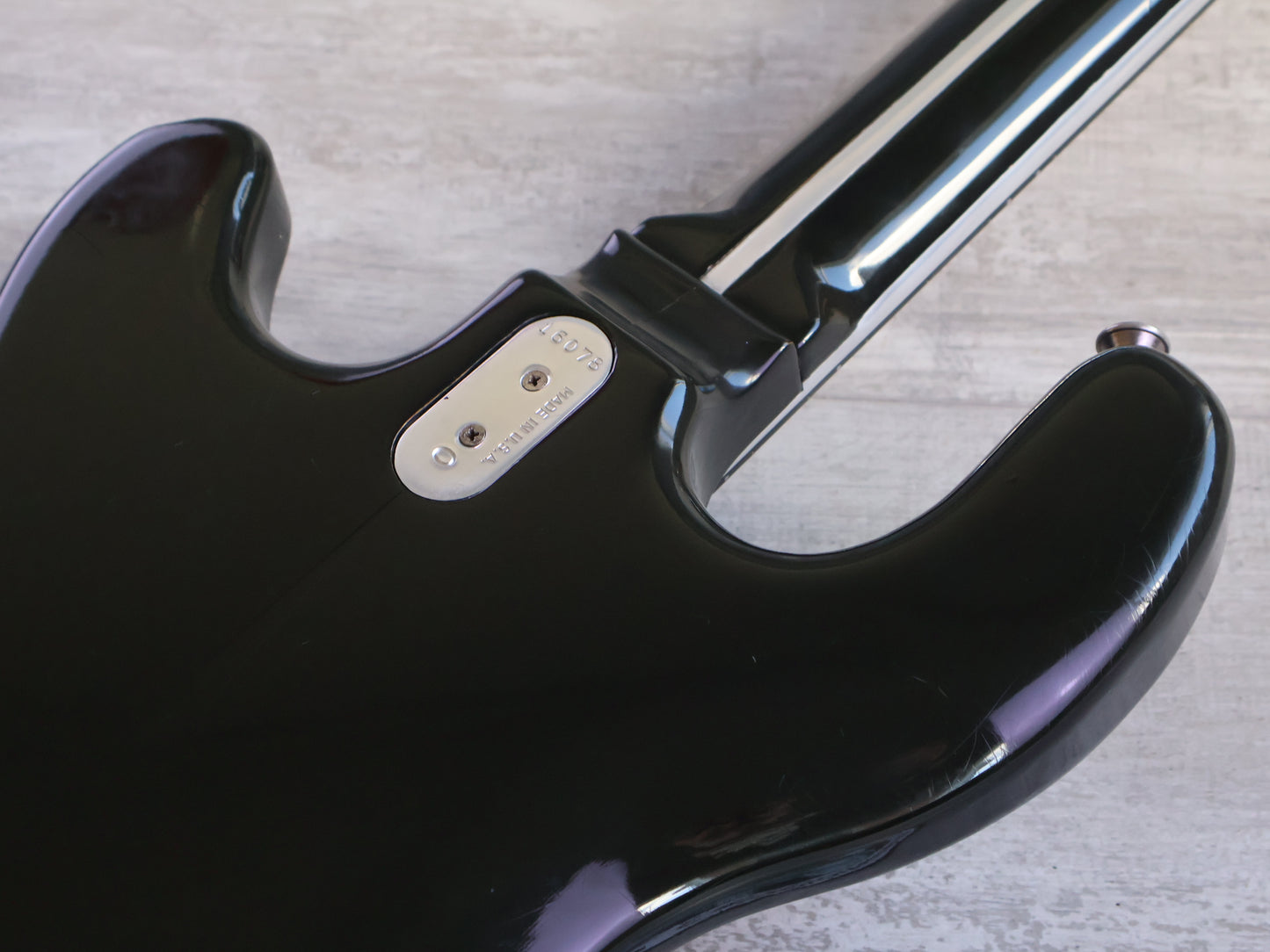 1980 Kramer USA DMZ-4001 Aluminium Neck Bass (Black)