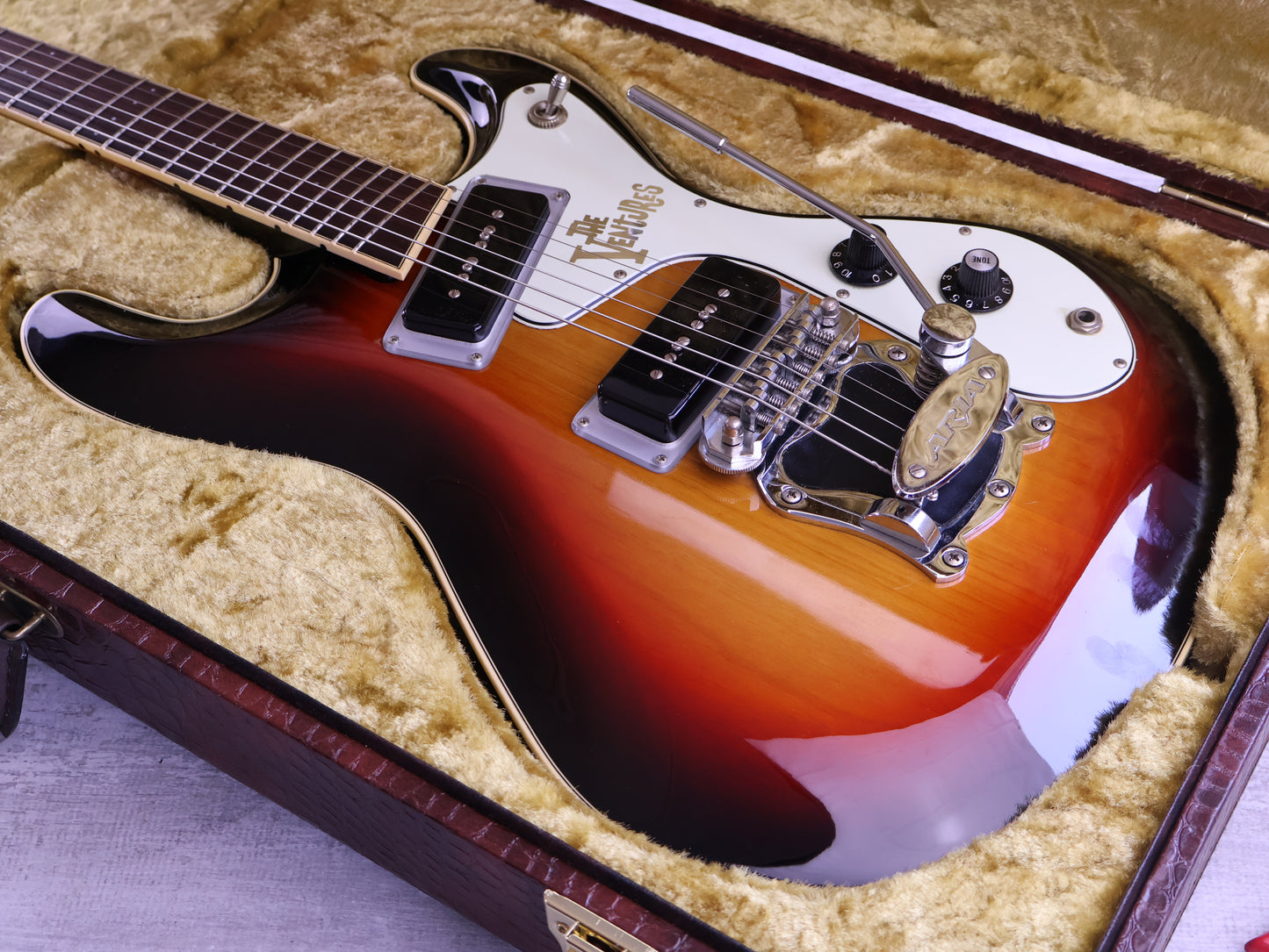 2001 Aria VM-2001 "The Ventures" 40th Anniversary Limited Edition Model (Sunburst)