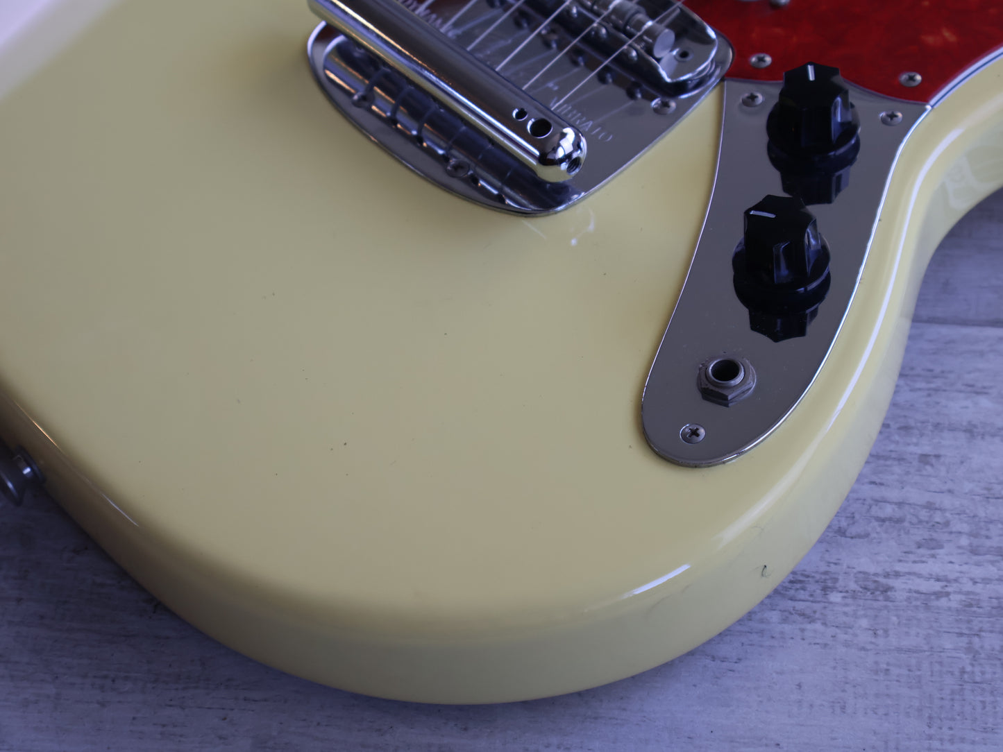 1993 Fender Japan MG69-58 '69 Reissue Mustang (Vintage White)