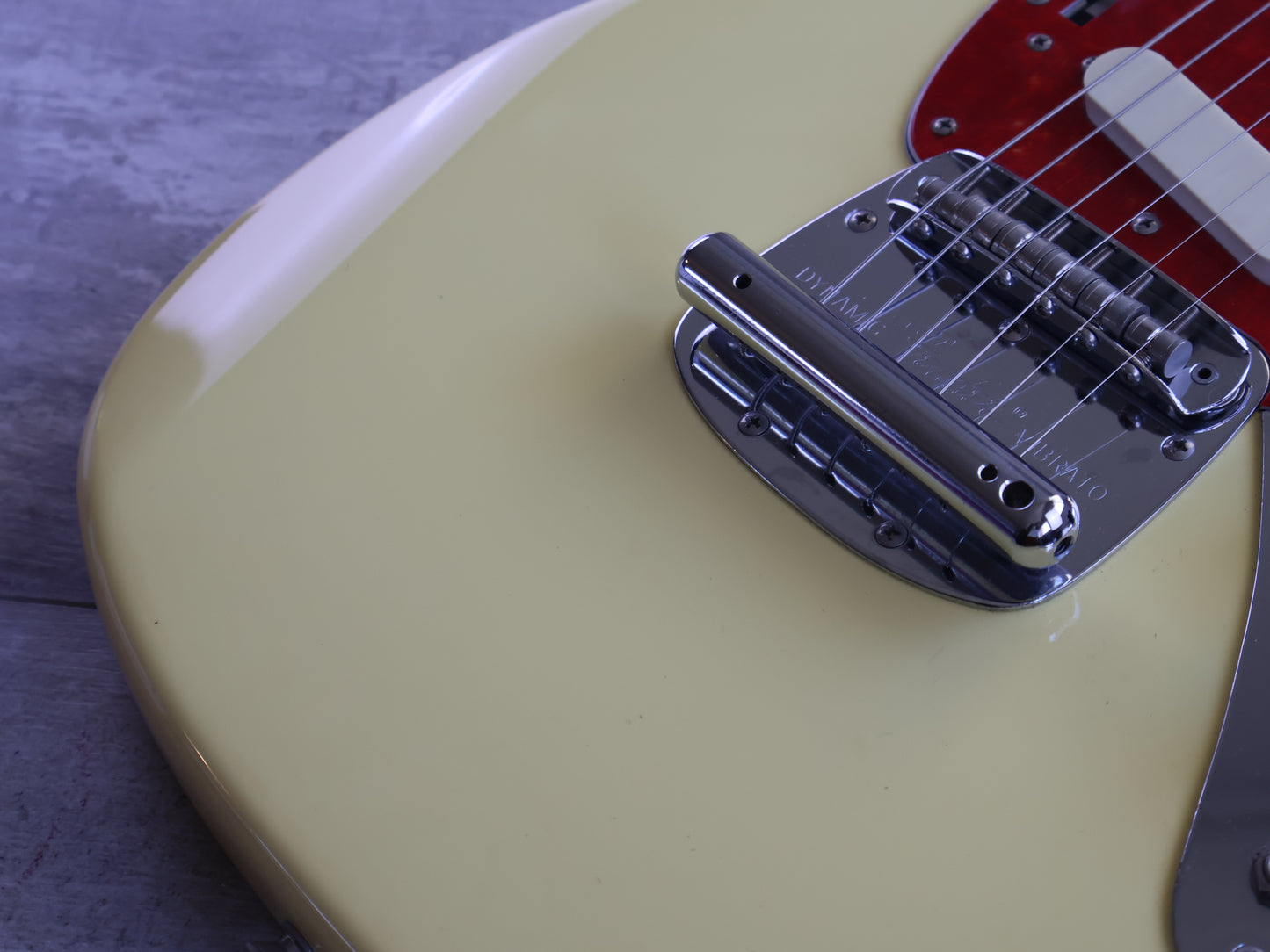 1993 Fender Japan MG69-58 '69 Reissue Mustang (Vintage White)