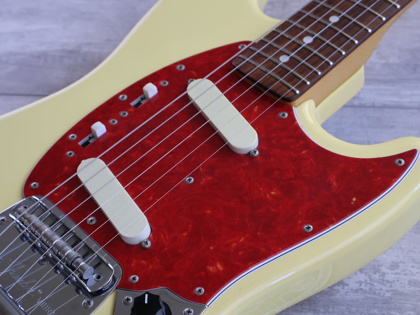 1993 Fender Japan MG69-58 '69 Reissue Mustang (Vintage White)