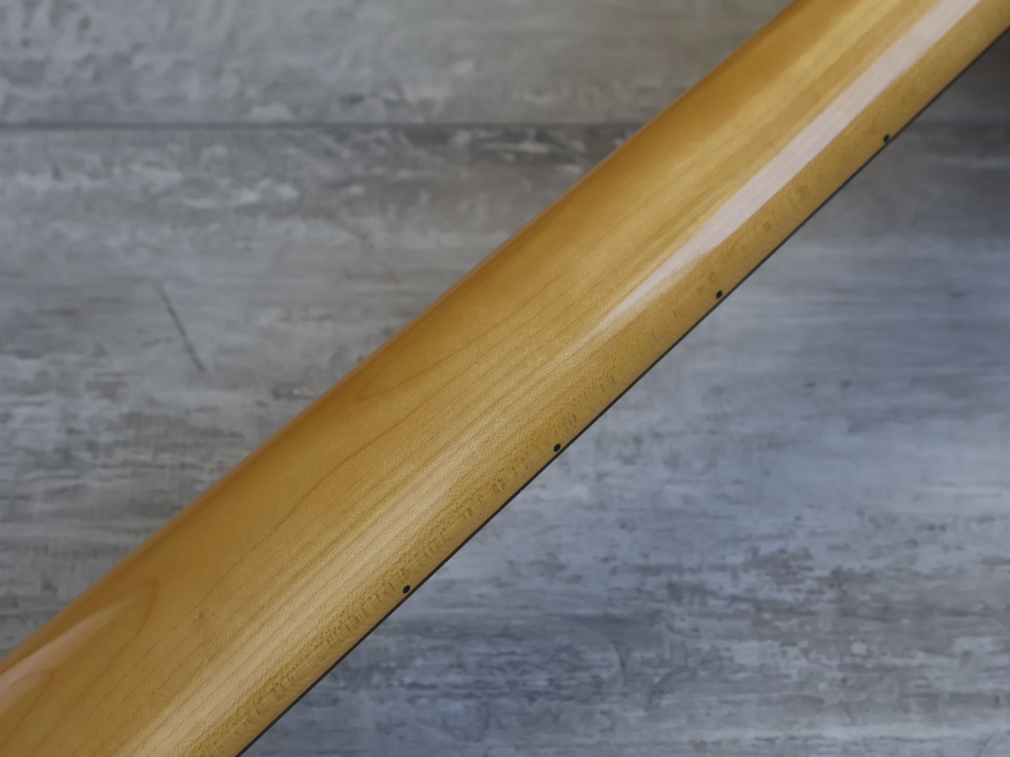 1993 Fender Japan MG69-58 '69 Reissue Mustang (Vintage White)