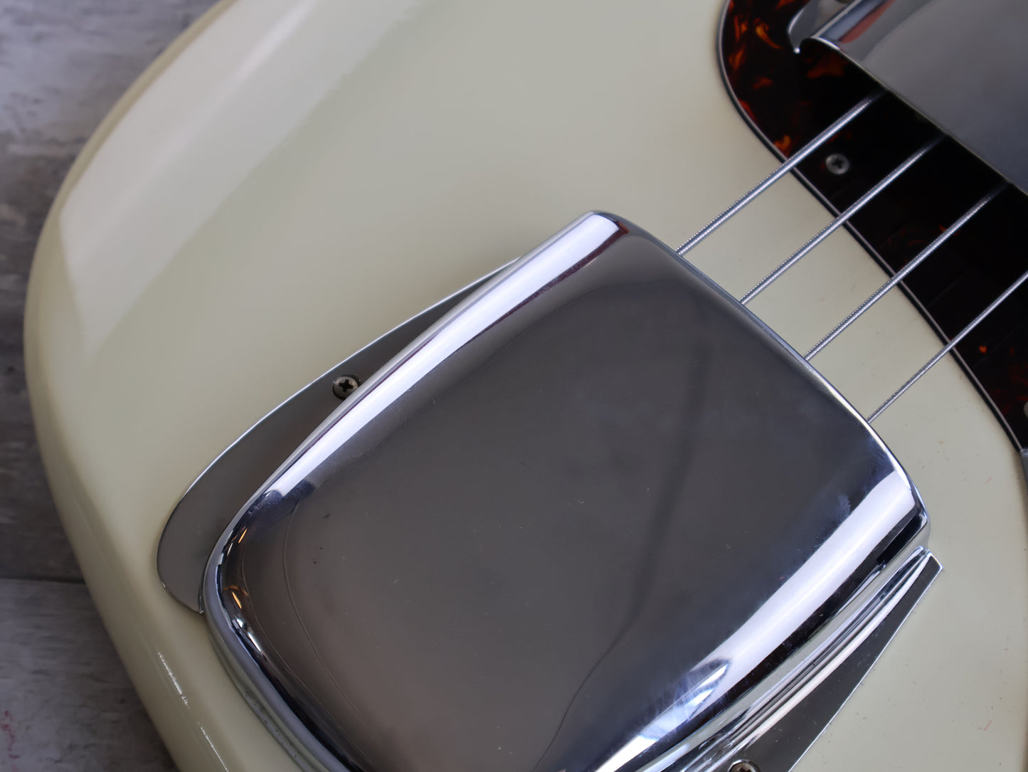 1975 Fernandes Japan "Burny Bass" FJB-50 Jazz Bass (Vintage White)