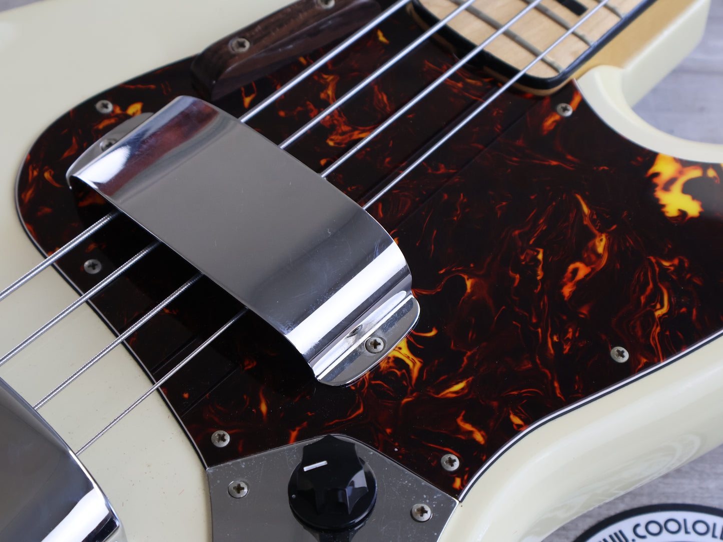 1975 Fernandes Japan "Burny Bass" FJB-50 Jazz Bass (Vintage White)