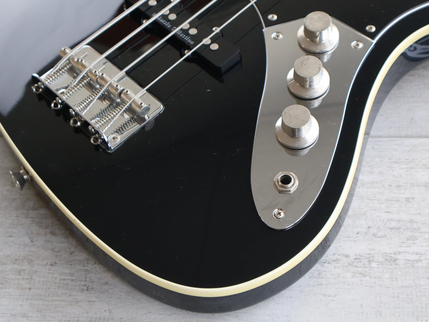 2010 Fender Japan AJB-M Medium Scale Aerodyne Jazz Bass (Black)