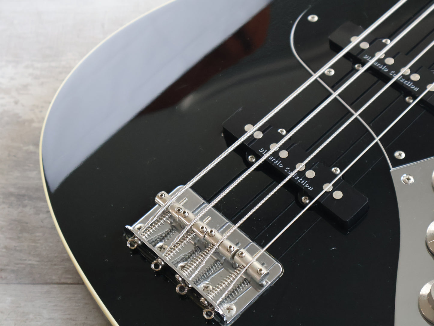 2010 Fender Japan AJB-M Medium Scale Aerodyne Jazz Bass (Black)