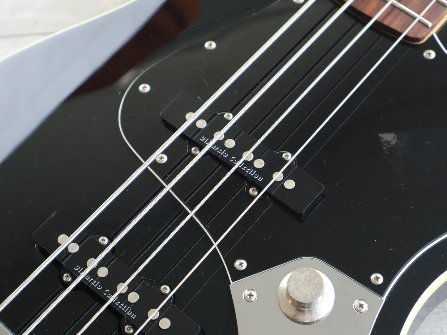 2010 Fender Japan AJB-M Medium Scale Aerodyne Jazz Bass (Black)