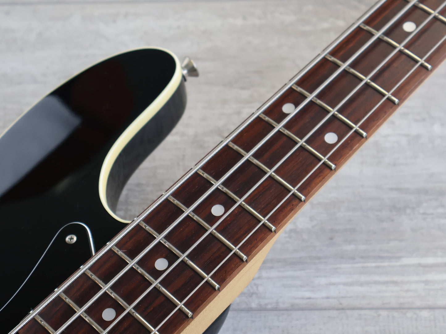 2010 Fender Japan AJB-M Medium Scale Aerodyne Jazz Bass (Black)
