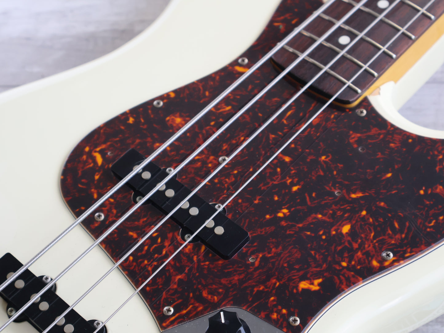 2002 Fender Japan JB62-58 '62 Reissue Jazz Bass (Vintage White)