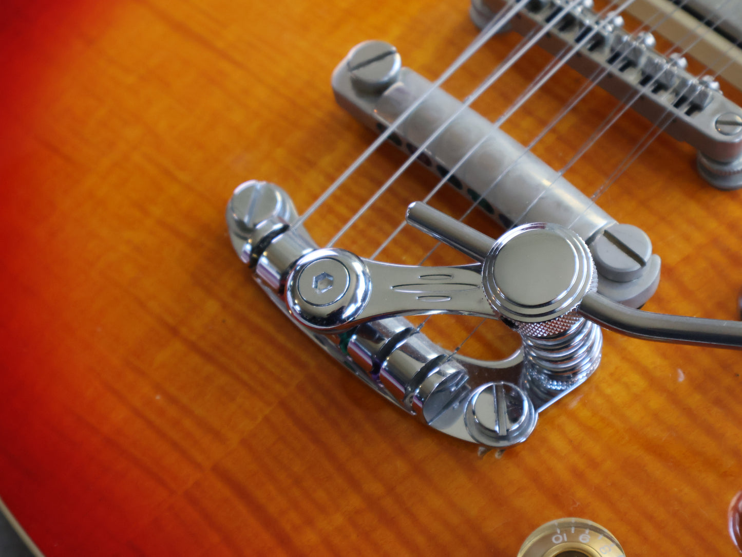 Dean BOCA12 Boca 12-String Semi Hollowbody w/Les Trem (Cherry Sunburst)