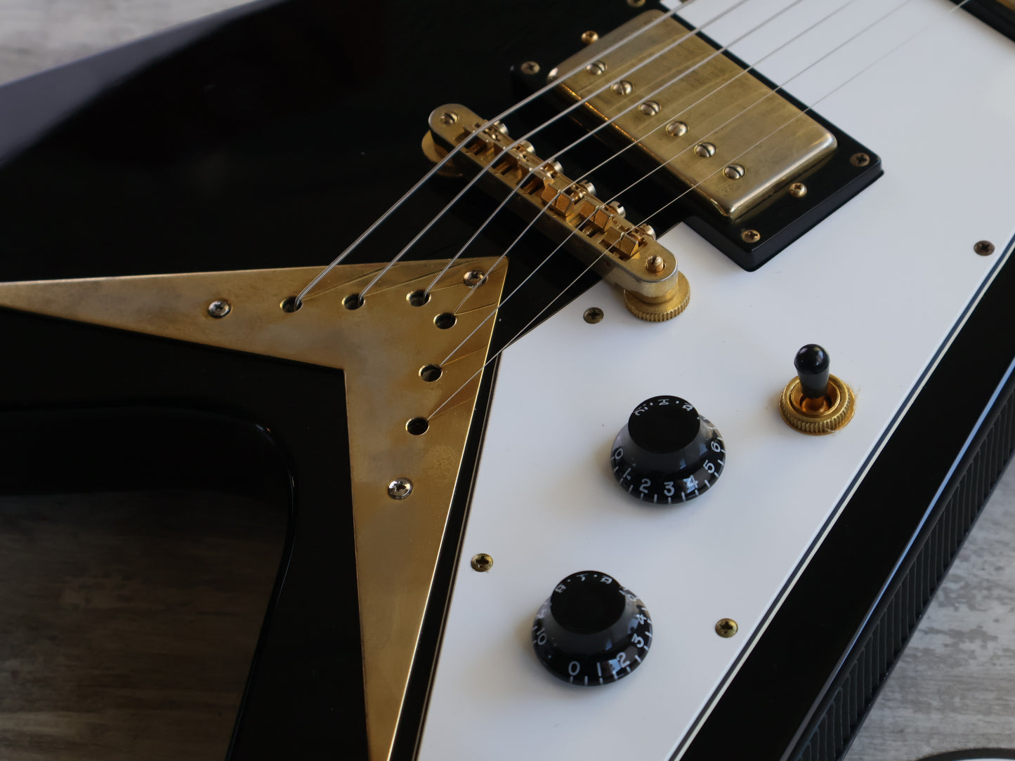 2005 Epiphone Korea '58 "Korina" Reissue Flying V (Black)