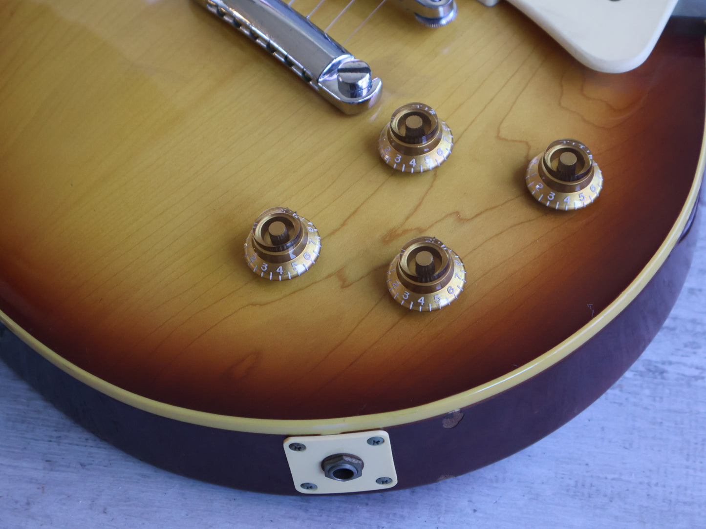1977 Greco Japan EG-700 Les Paul Standard (Brown Sunburst)