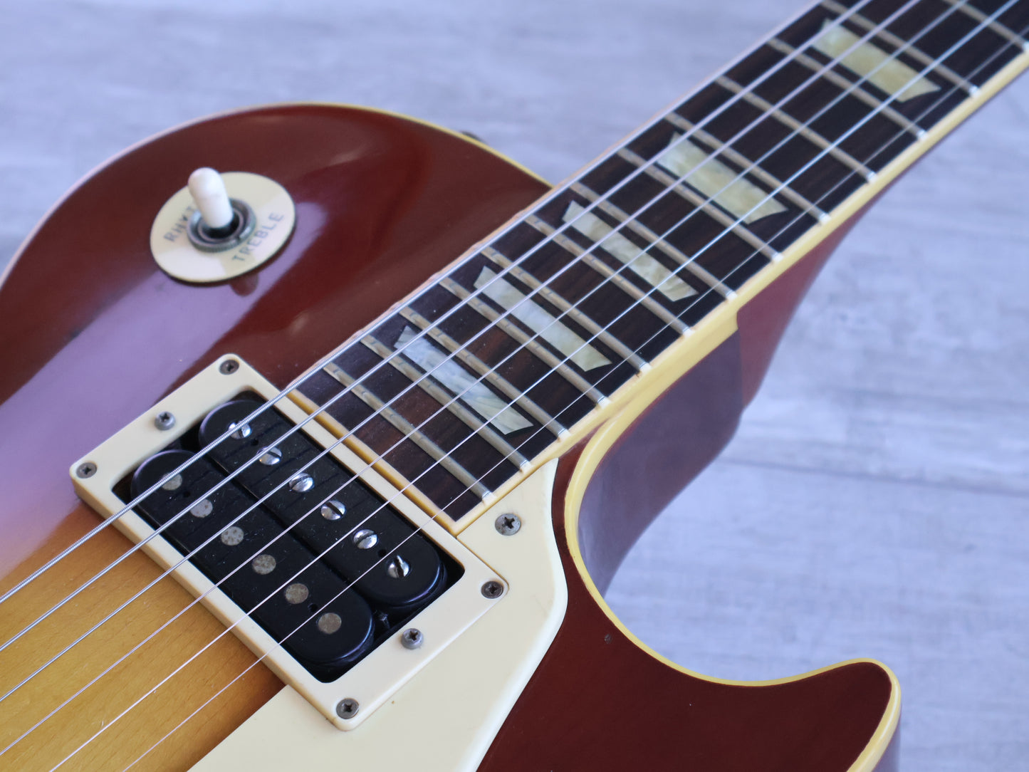 1977 Greco Japan EG-700 Les Paul Standard (Brown Sunburst)