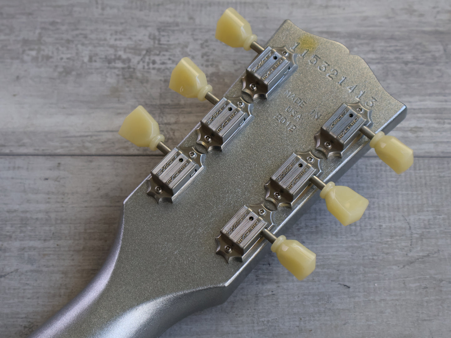 2012 Gibson USA Les Paul Studio Limited Edition (Silver Pearl)