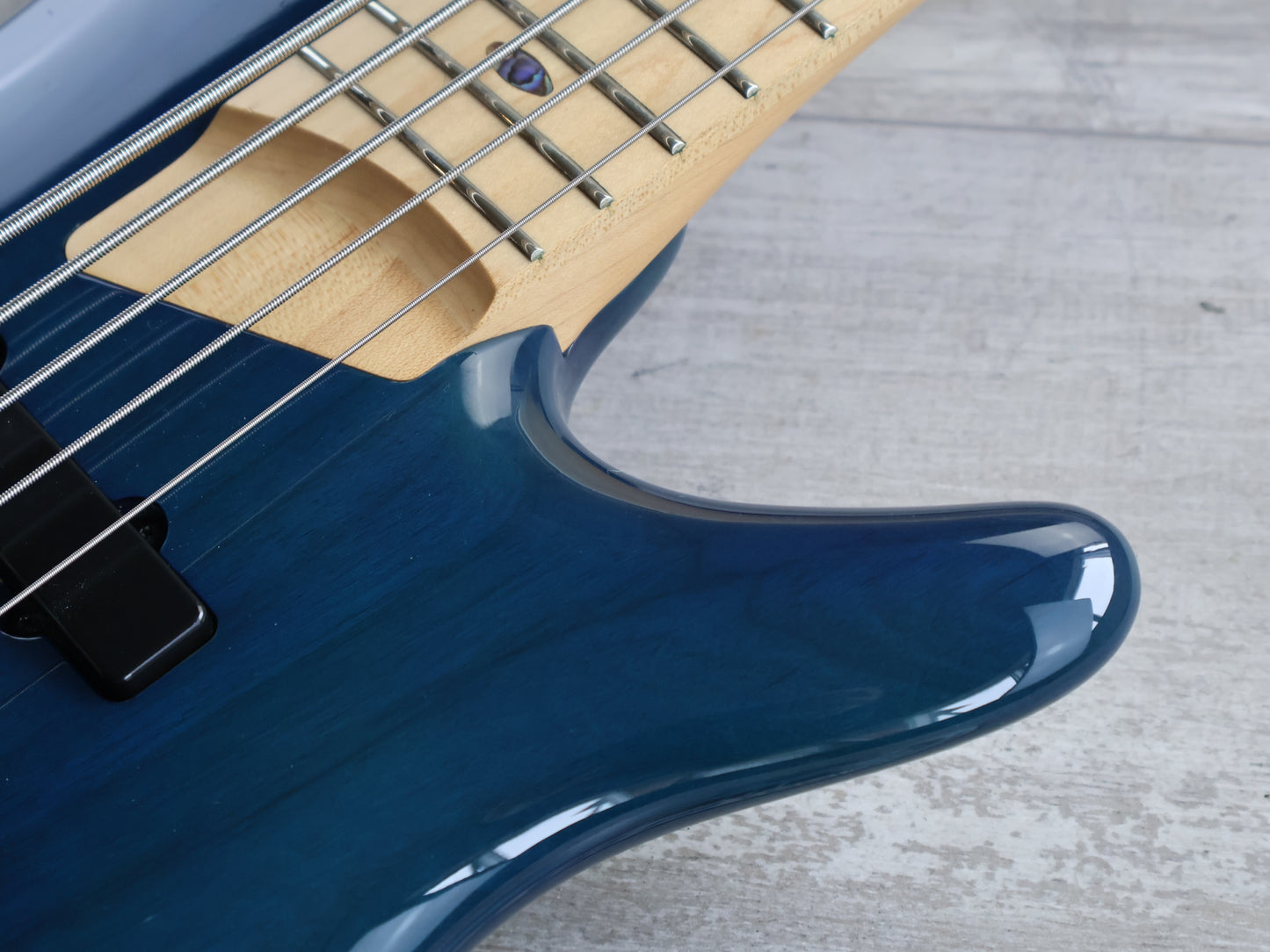 2015 Ibanez Japan SR2505M Prestige SDGR 5-String Bass (Blue Zircon)