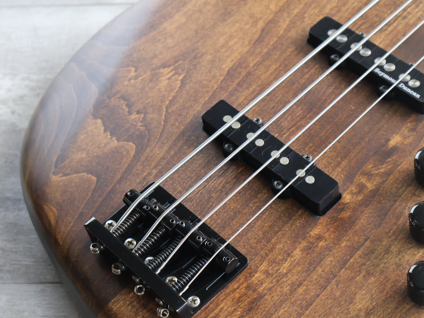 2004 Fender Japan JB62 '62 Reissue Jazz Bass (Walnut)