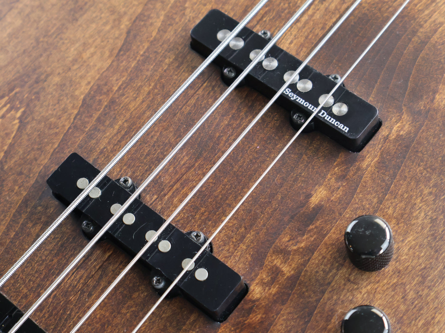 2004 Fender Japan JB62 '62 Reissue Jazz Bass (Walnut)