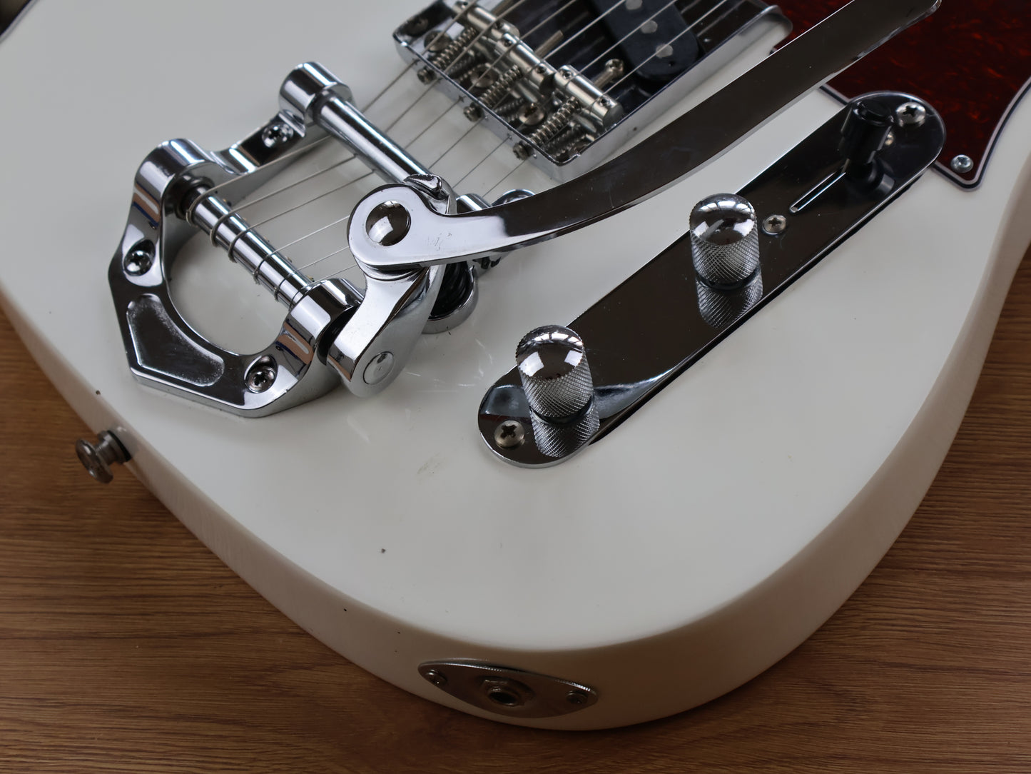 Bacchus BTE-1R Universe Series Telecaster w/Bigsby (White)