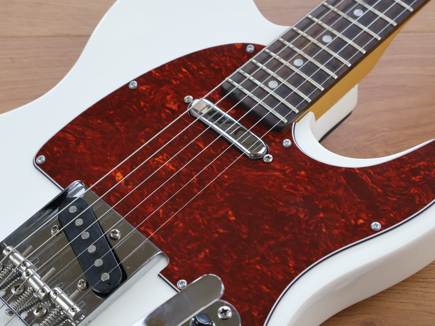 Bacchus BTE-1R Universe Series Telecaster w/Bigsby (White)