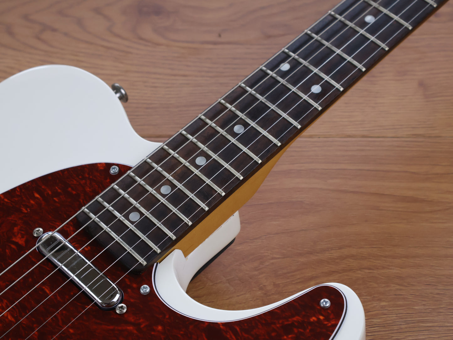 Bacchus BTE-1R Universe Series Telecaster w/Bigsby (White)