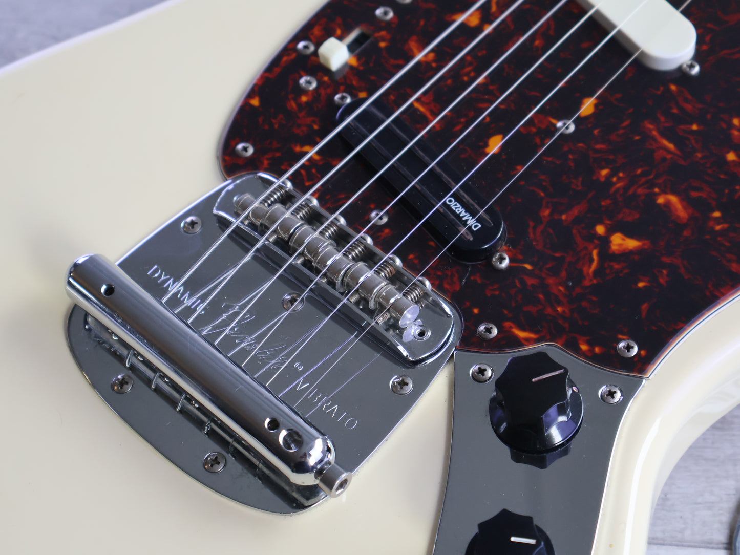 2007 Fender Japan MG69 '69 Reissue Mustang (Vintage White)