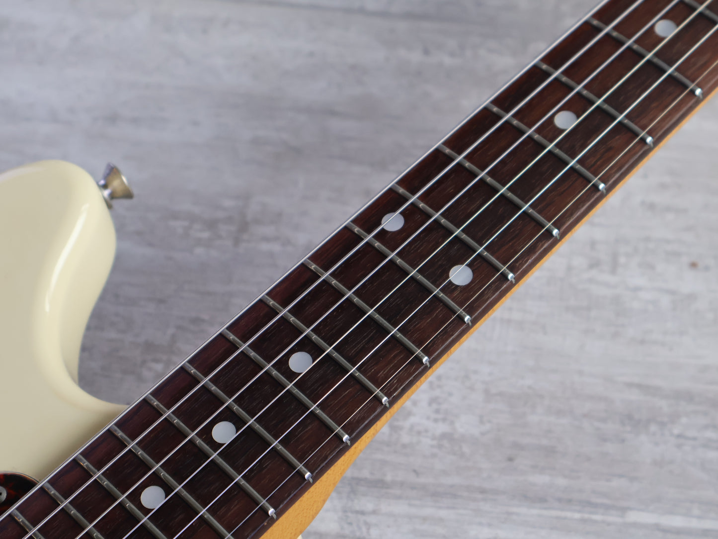 2007 Fender Japan MG69 '69 Reissue Mustang (Vintage White)