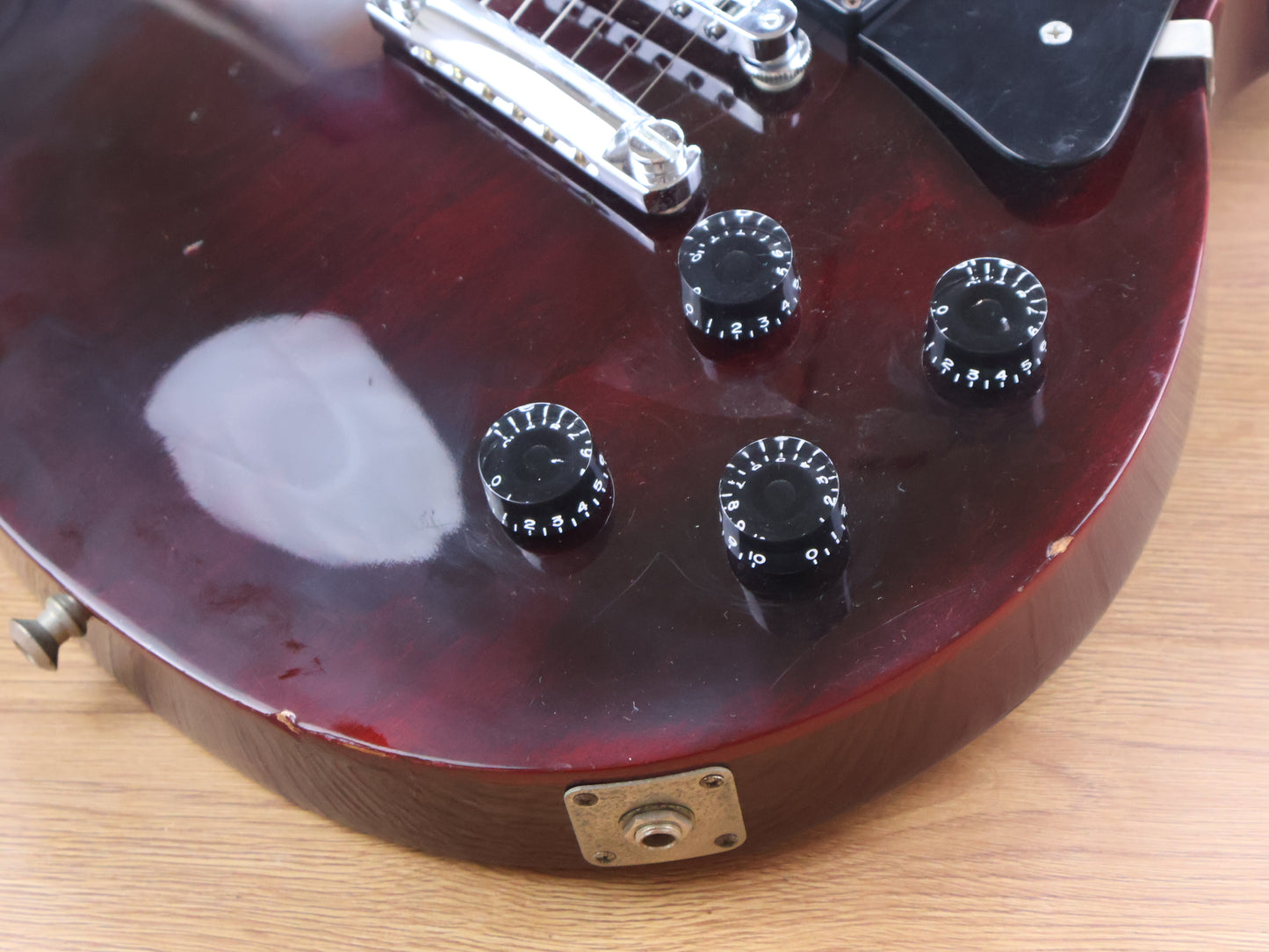1995 Gibson USA Les Paul Studio (Wine Red)