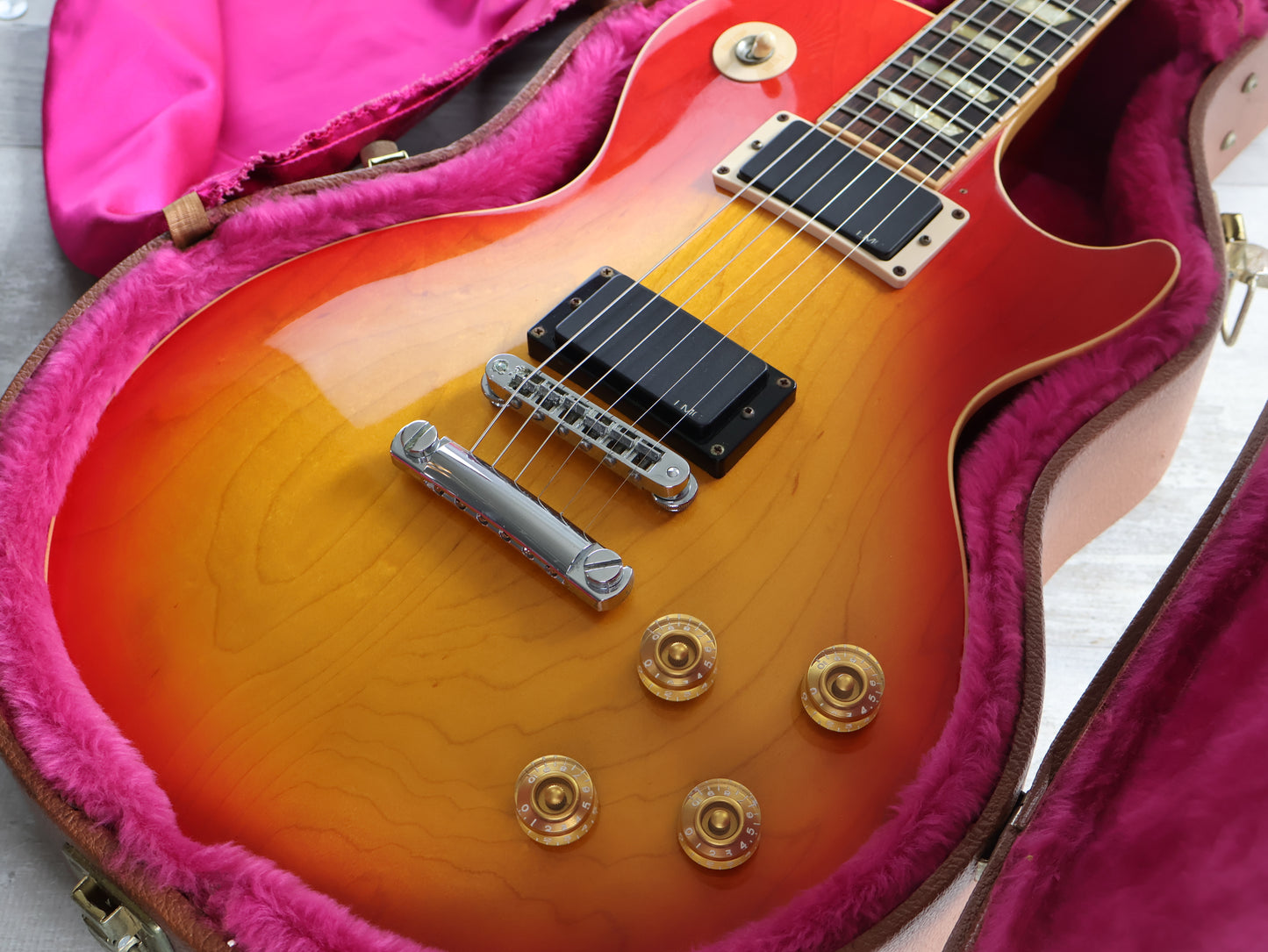 1993 Gibson Les Paul Standard w/EMG's (Cherry Sunburst)
