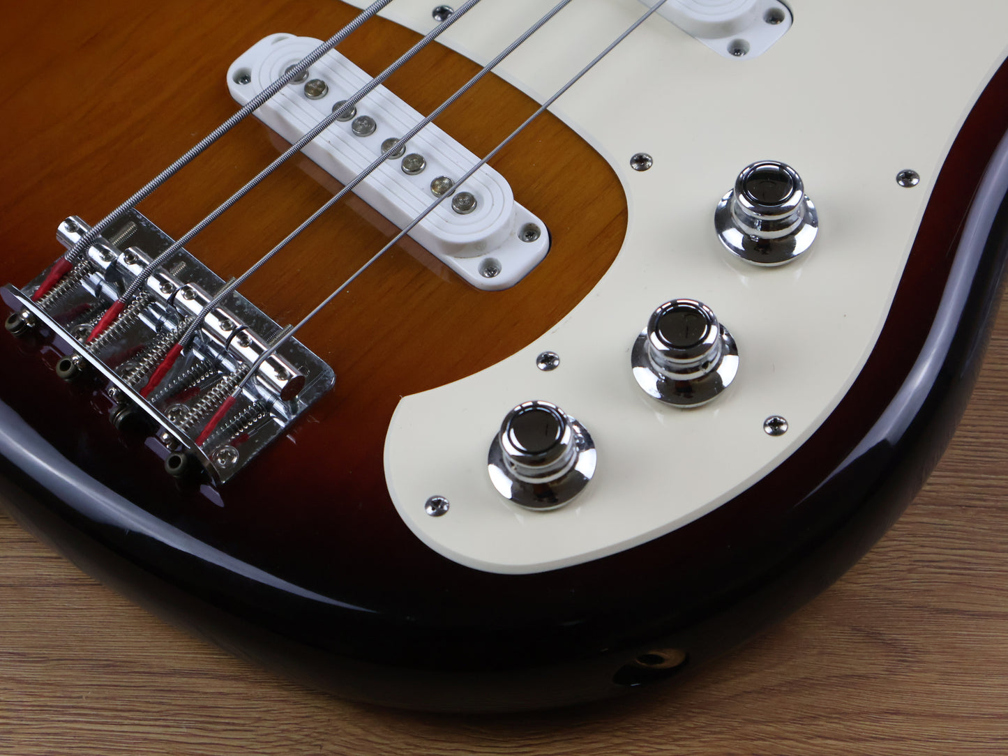 2000's Yamaha SBV-500 Flying Samurai Reissue Bass (Sunburst)