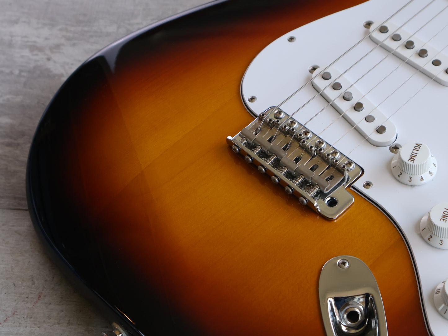 2017 FGN Japan (Fujigen) JST-6R J-Classic Stratocaster (Sunburst)