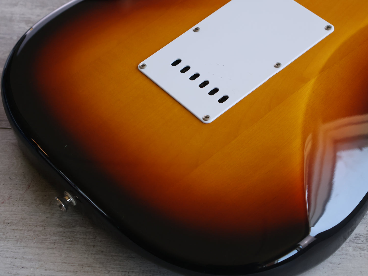 2017 FGN Japan (Fujigen) JST-6R J-Classic Stratocaster (Sunburst)