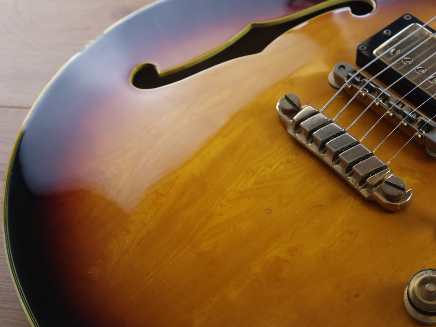 1981 Greco Japan SV-600 Semi Hollowbody (Brown Sunburst)