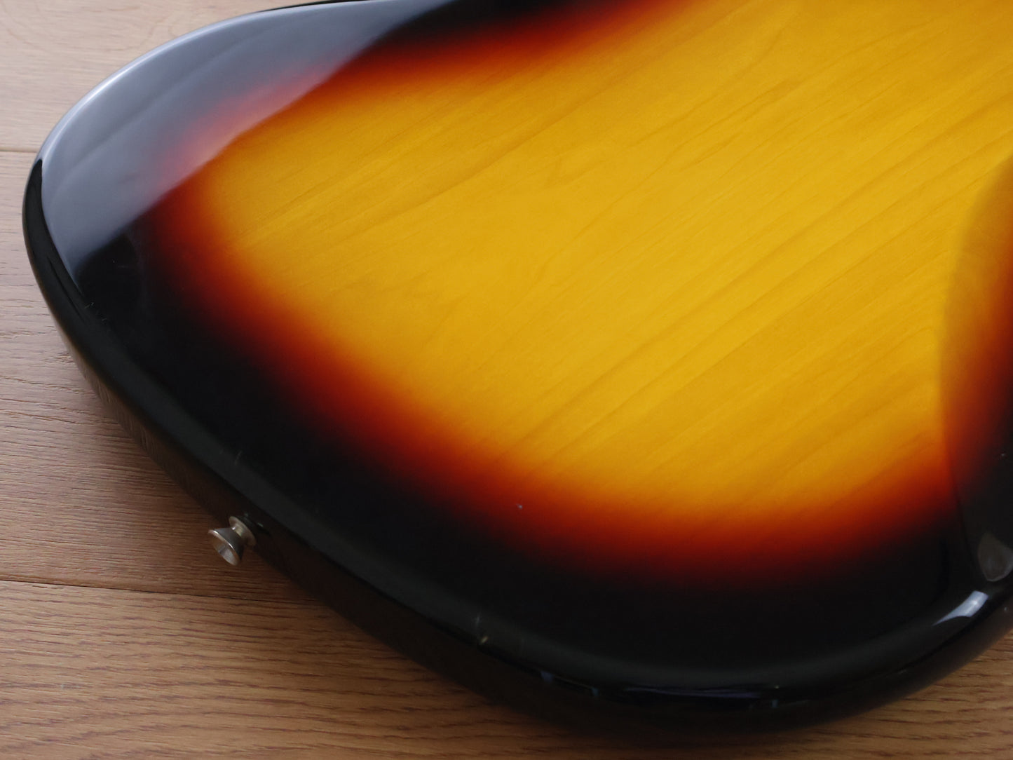 2022 Fender Japan Traditional II 60's Reissue Jaguar (Sunburst)