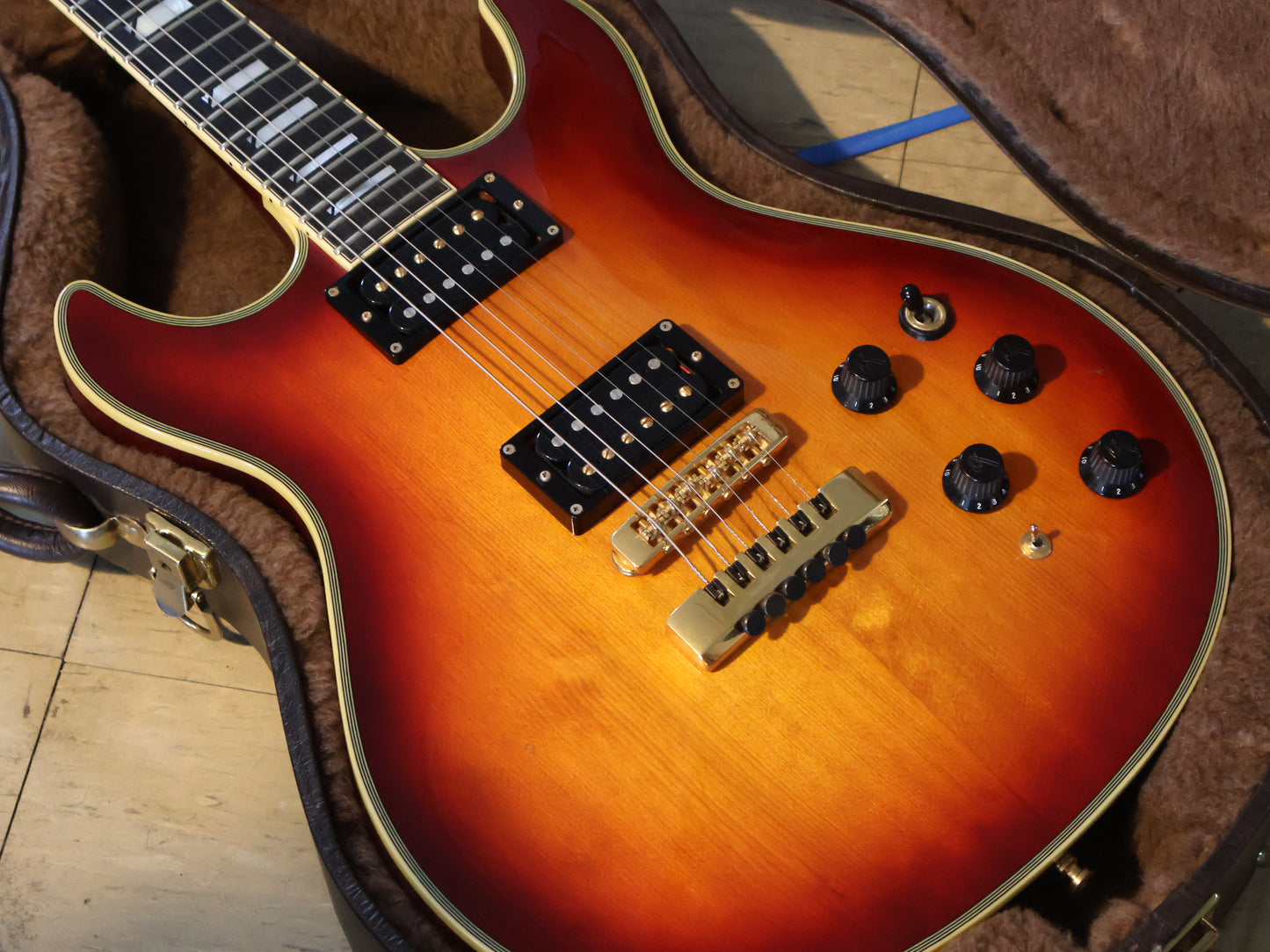 1986 Fender Japan "Master Series" Robben Ford Signature Esprit (Cherry Sunburst)