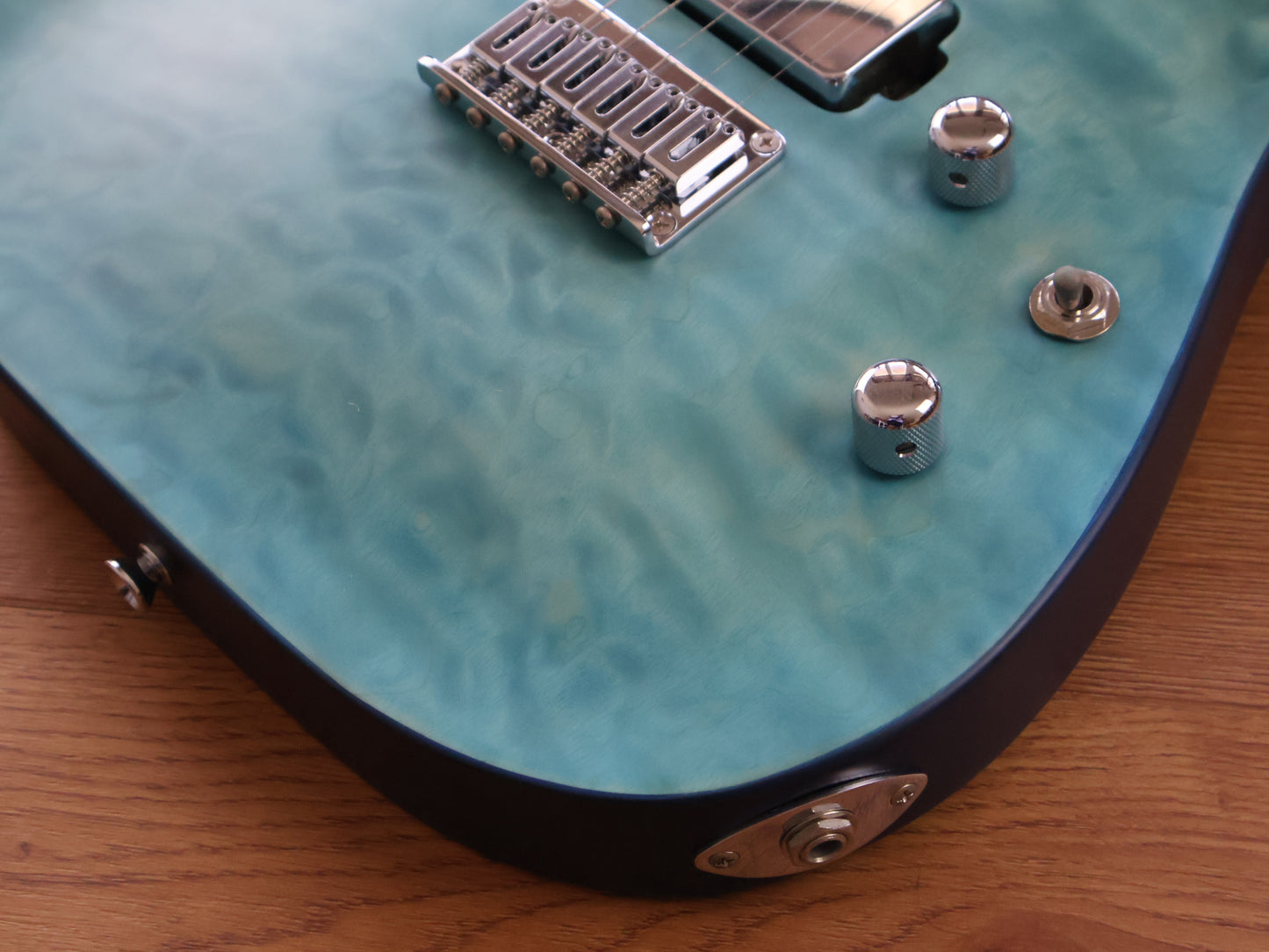 2021 Edwards E-HR-SNT/QM/BKP Horizon Neckthrough (Quilt Turquoise)