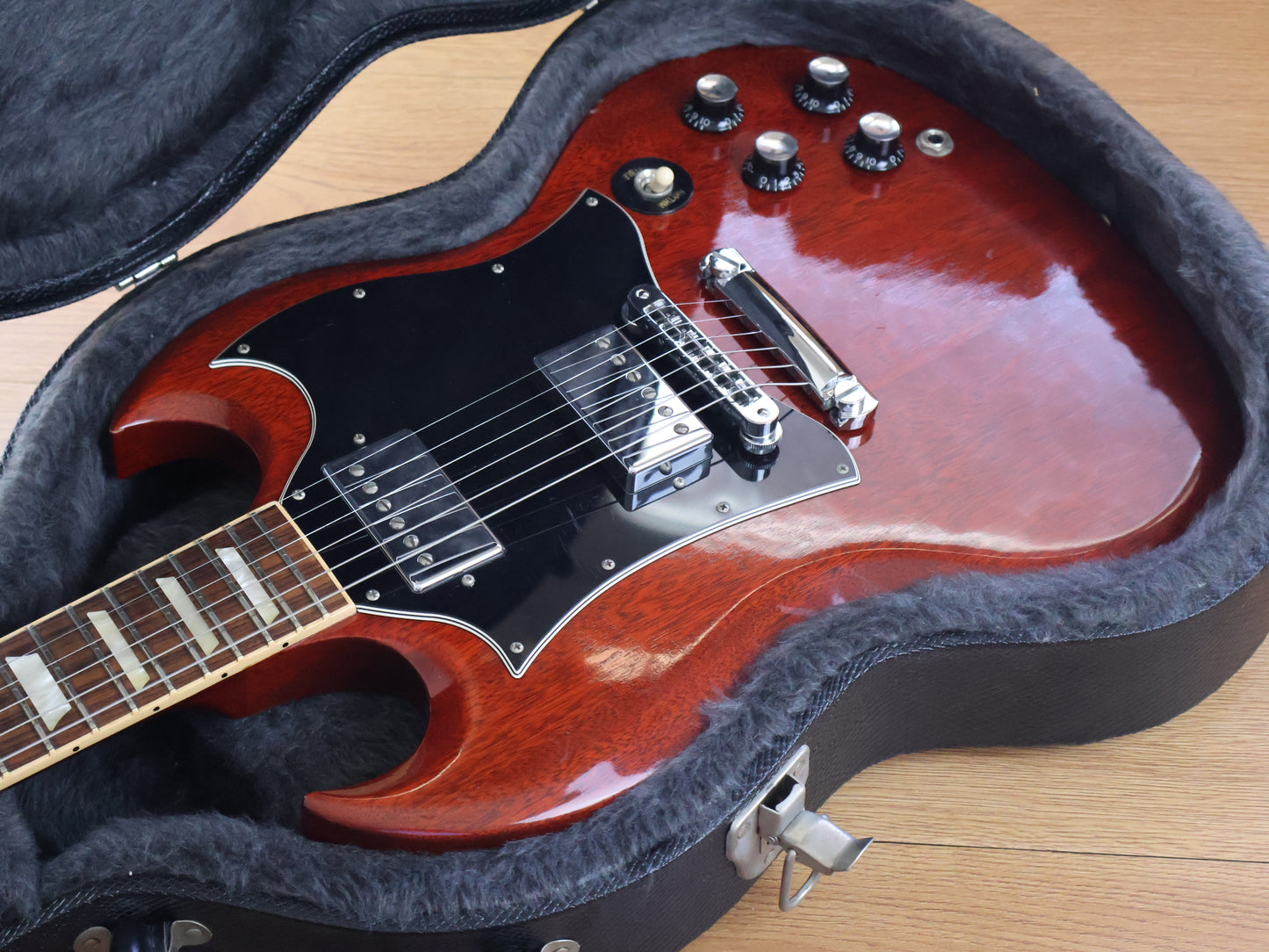 2005 Gibson USA SG Standard (Heritage Cherry)