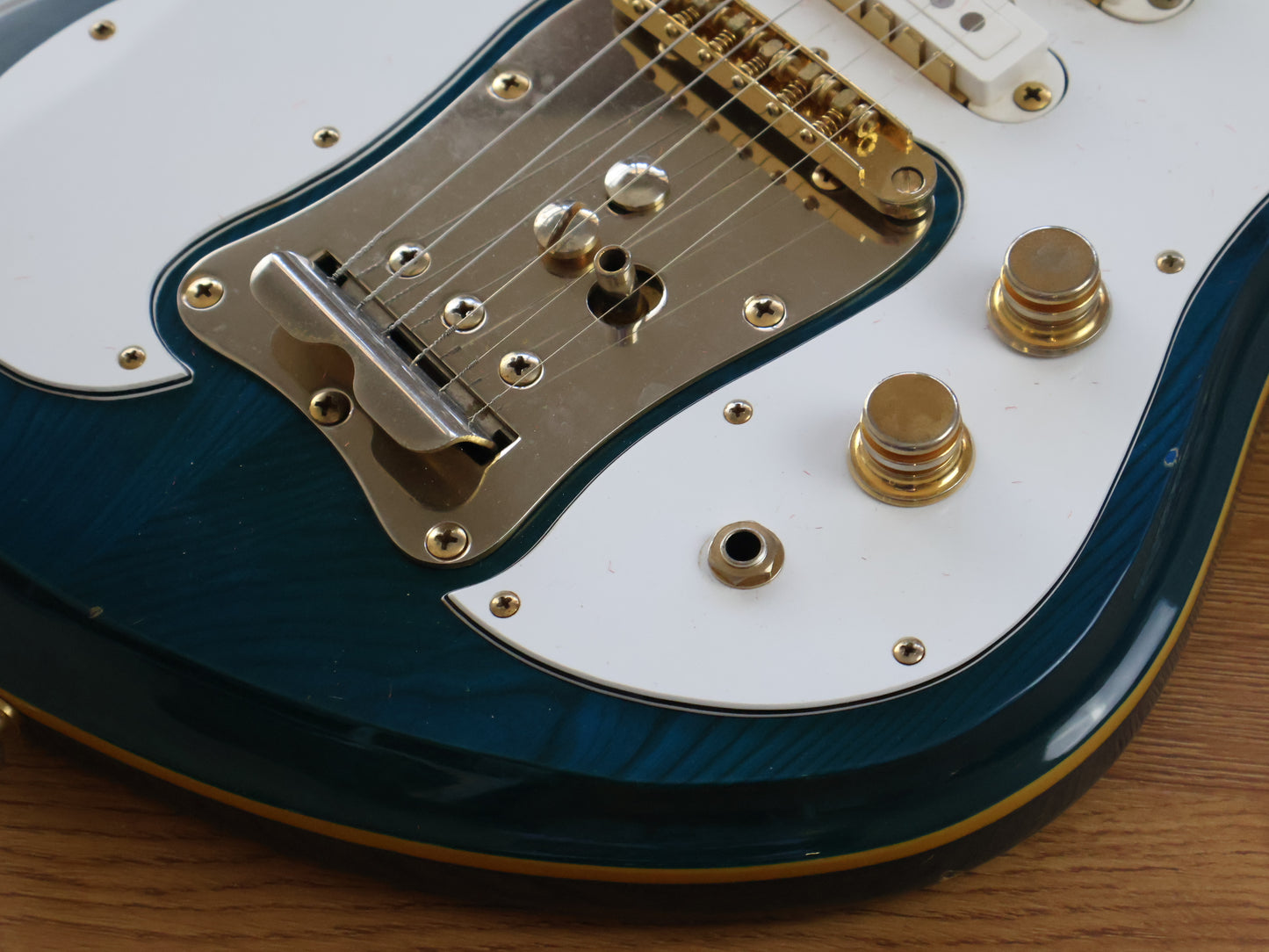 1970's Guyatone Japan LG-350t Custom "Sharp 5" (Transparent Blue)