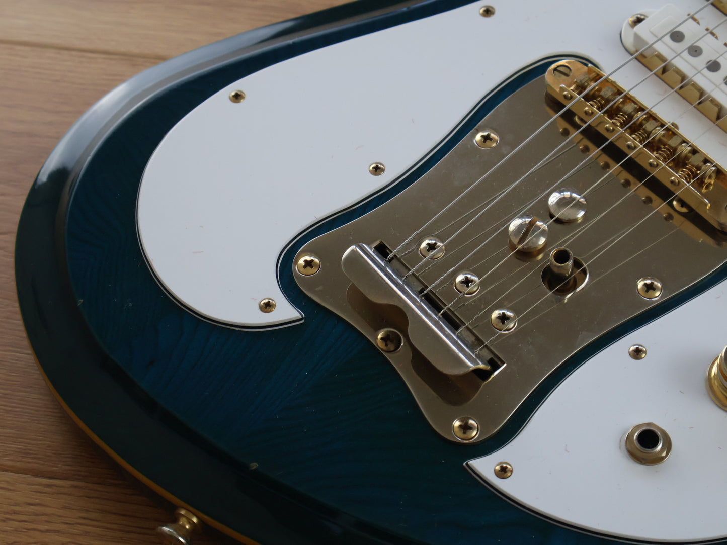 1970's Guyatone Japan LG-350t Custom "Sharp 5" (Transparent Blue)